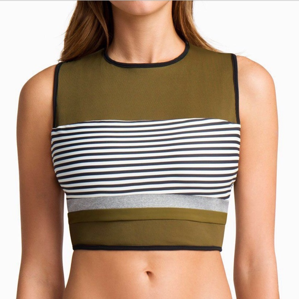 Boys + arrows mav.rik top